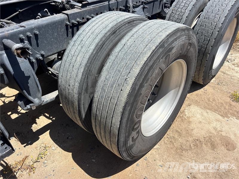 Freightliner Cascadia 125 6x4 T/A Sleeper Truck Tractor Sattelzugmaschinen