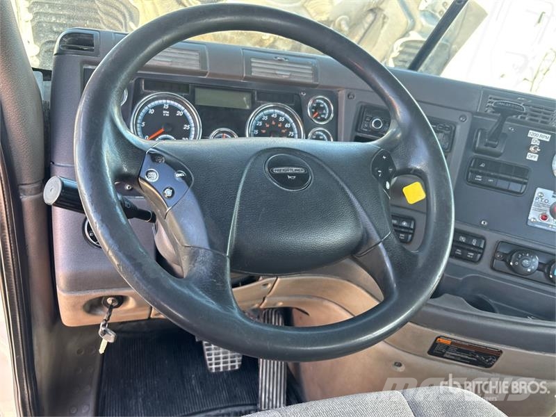 Freightliner Cascadia 125 Vilcēji