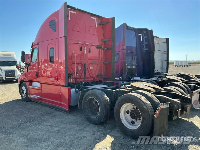 Freightliner Cascadia 6x4 T/A Sleeper Truck Tractor Tracteur routier