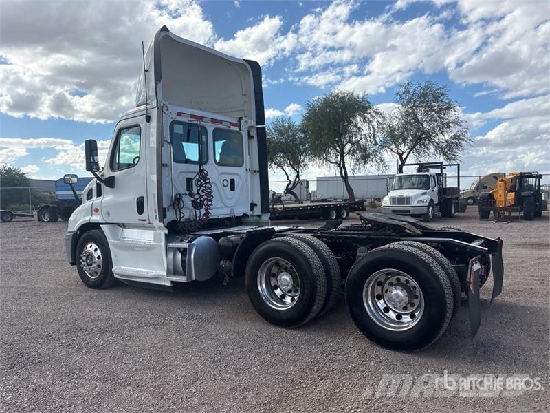 Freightliner Cascadia 113 Седельные тягачи
