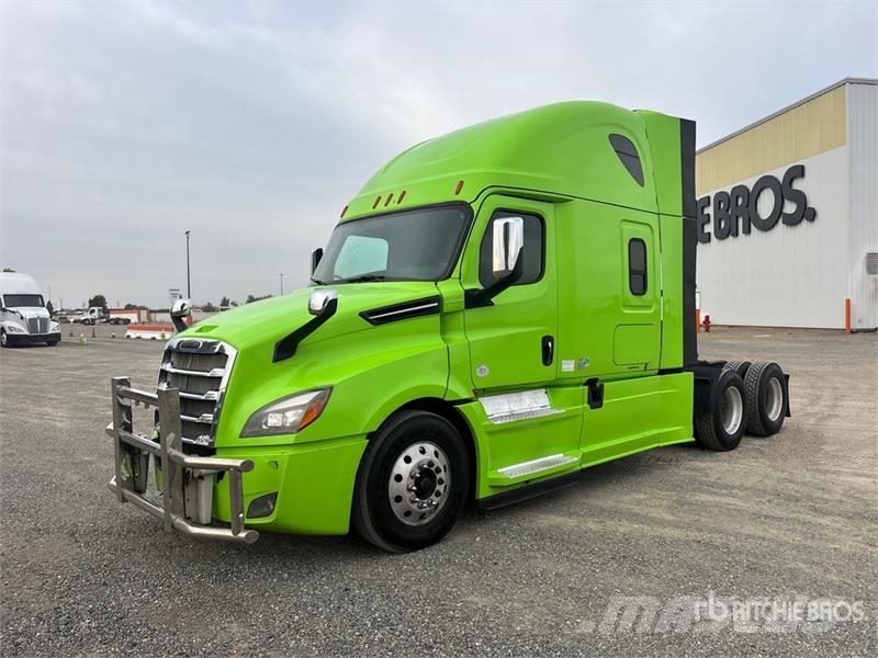 Freightliner Cascadia 126 T/A Sleeper Truck Tractor Prime Movers