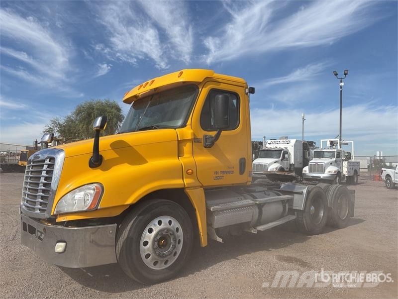 Freightliner Cascadia 125 Vilcēji