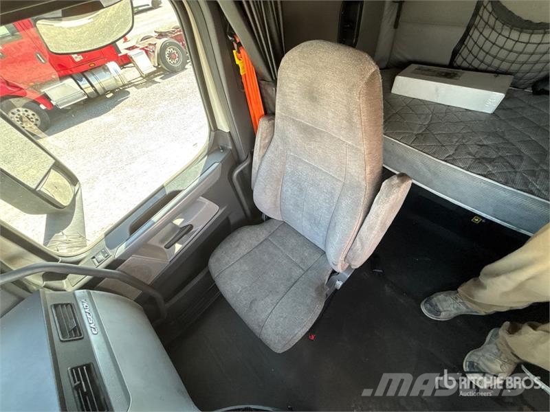Freightliner Cascadia 116 Tractor Units