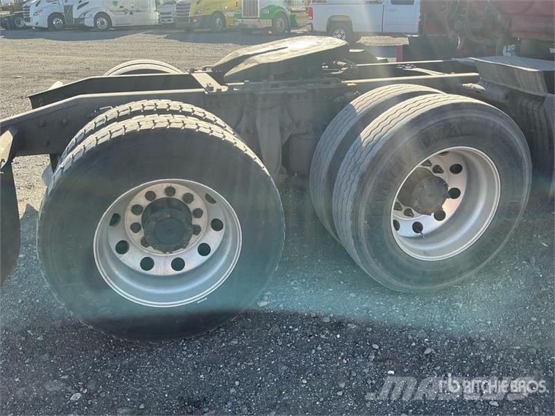 Freightliner Cascadia 126 Tractor Units