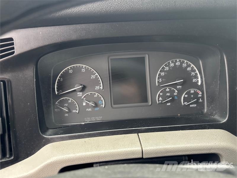 Freightliner Cascadia 126 6x4 T/A Sleeper Truck Tractor Prime Movers