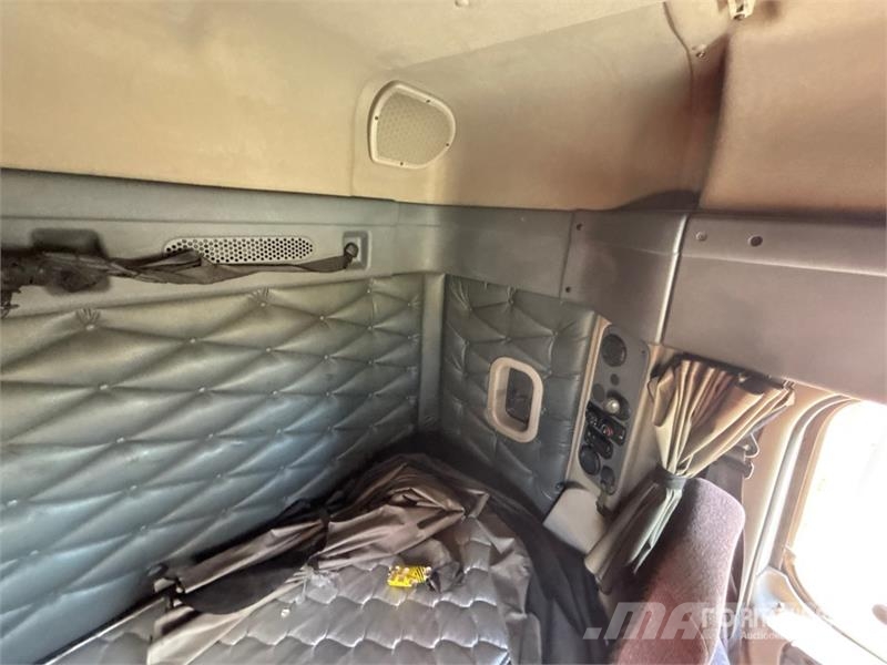 Freightliner Cascadia 125 Prime Movers