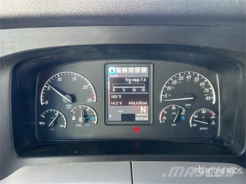 Freightliner Cascadia 126 6x4 T/A Sleeper Truck Tractor Sattelzugmaschinen