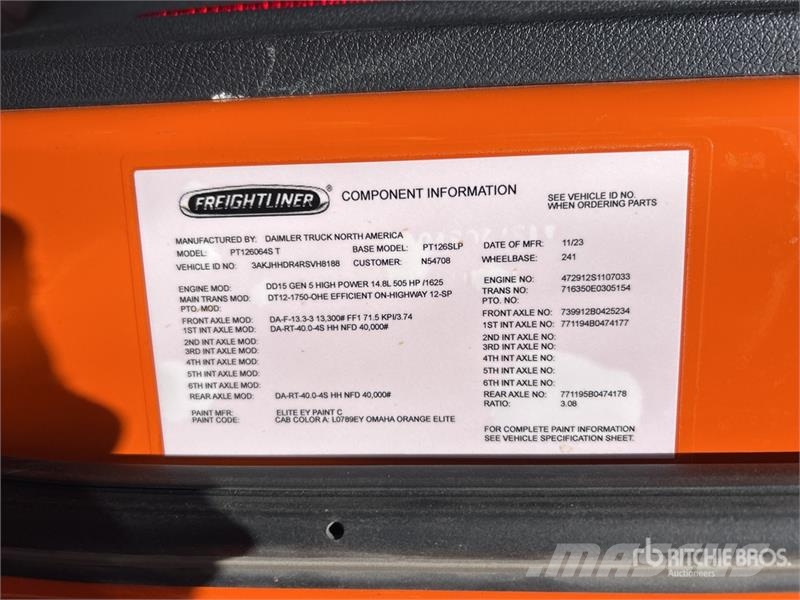 Freightliner Cascadia 126 6x4 T/A Sleeper Truck Tractor وحدات الجر