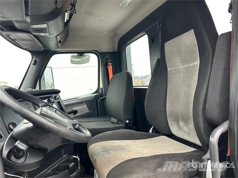 Freightliner Cascadia 126 وحدات الجر