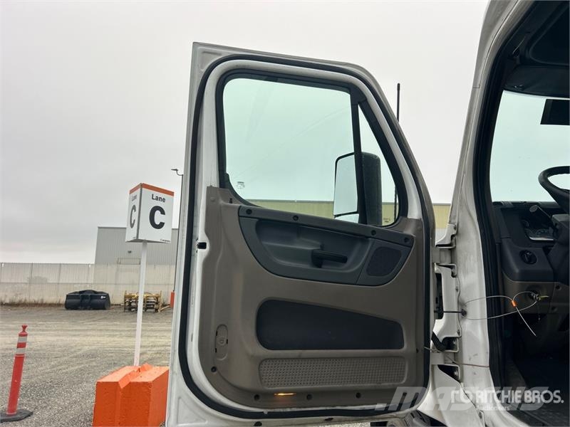 Freightliner Cascadia 125 Tractor Units