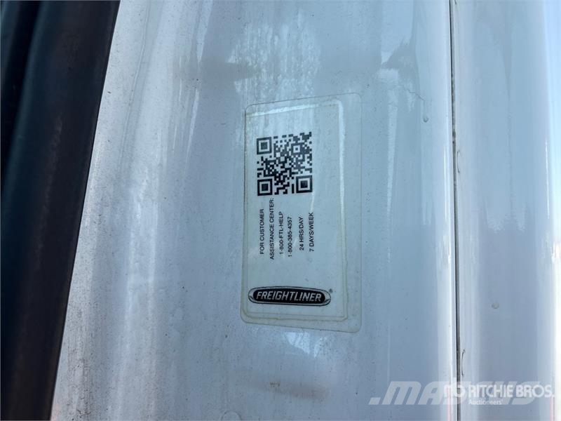 Freightliner Cascadia 126 6x4 T/A Sleeper Truck Tractor Tractor Units