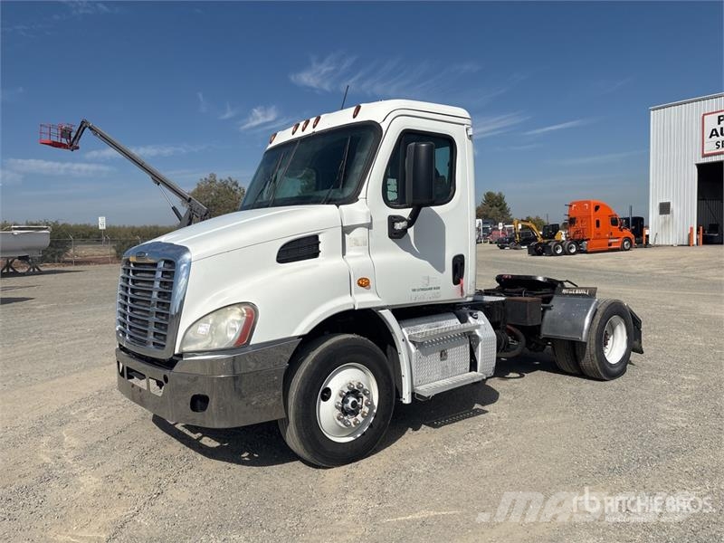 Freightliner Cascadia 113 Prime Movers