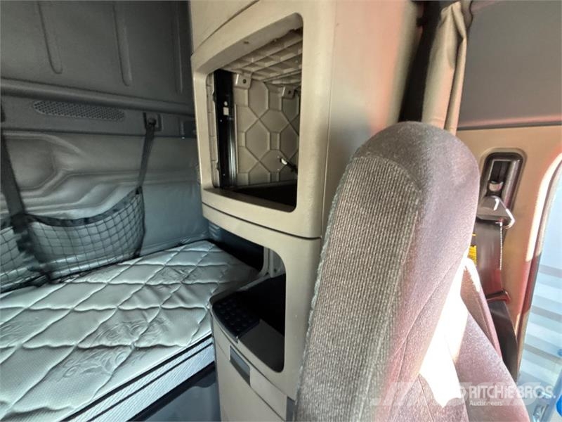 Freightliner Cascadia 125 6x4 T/A Sleeper Truck Tractor وحدات الجر