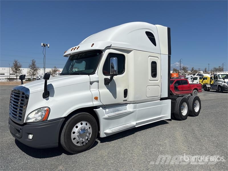 Freightliner Cascadia 125 Vlačilci