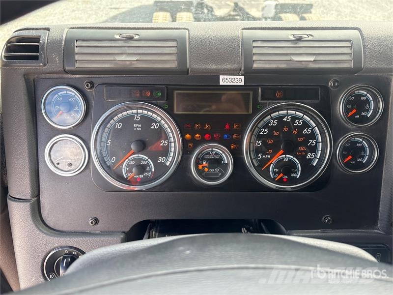 Freightliner Cascadia 125 6x2 T/A Sleeper Truck Tractor Седельные тягачи