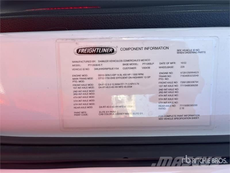 Freightliner Cascadia 126 6x4 T/A Sleeper Truck Tractor Nyergesvontatók