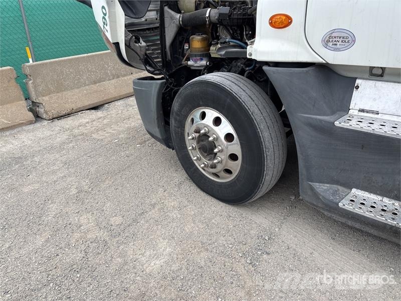 Freightliner Cascadia 125 6x4 T/A Sleeper Truck Tractor 트랙터 유닛