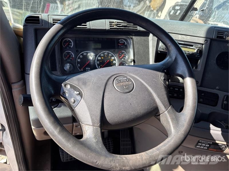 Freightliner Cascadia 125 6x4 T/A Sleeper Truck Tractor Tracteur routier