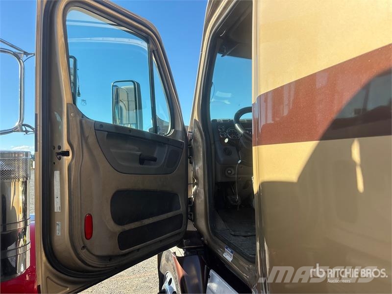 Freightliner Cascadia 113 Vlačilci