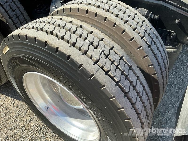 Freightliner Cascadia 126 6x4 T/A Sleeper Truck Tractor 트랙터 유닛
