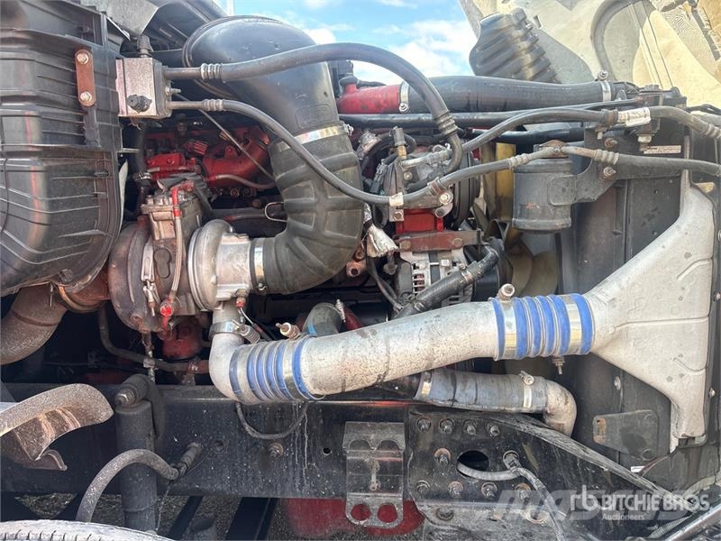 Freightliner Cascadia 125 6x4 T/A Sleeper Truck Tractor Тягачі