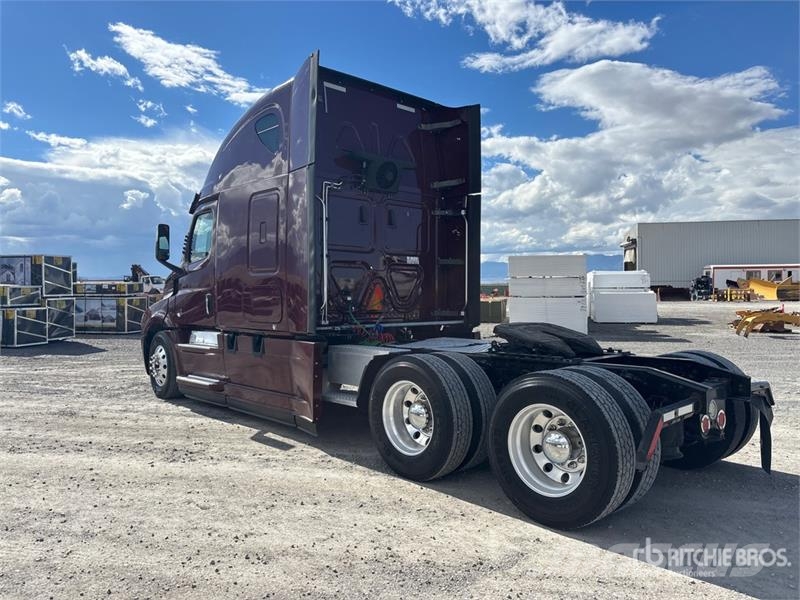 Freightliner Cascadia 126 6x4 T/A Sleeper Truck Tractor Tractores (camiões)