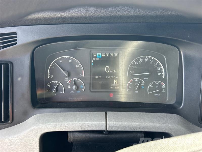 Freightliner Cascadia 126 6x4 T/A Sleeper Truck Tractor Prime Movers
