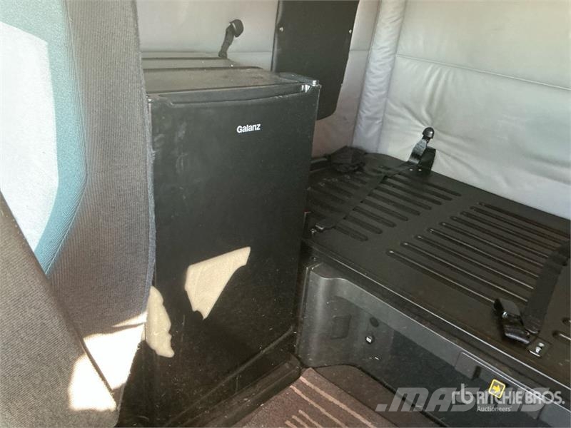 Freightliner Cascadia 126 Tractor Units