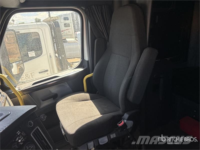 Freightliner Cascadia 126 Naudoti vilkikai