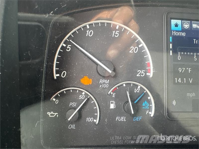 Freightliner Cascadia 126 6x4 T/A Sleeper Truck Tractor Nyergesvontatók