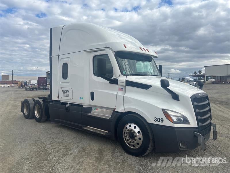 Freightliner Cascadia 126 6x4 T/A Sleeper Truck Tractor Motrici e Trattori Stradali