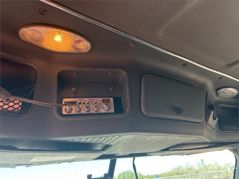 Freightliner Cascadia 125 6x4 T/A Dump Truck Camion benne