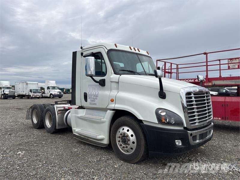 Freightliner Cascadia 125 Vetopöytäautot