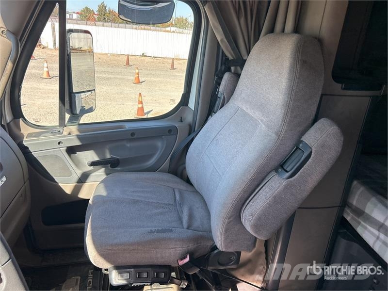 Freightliner Cascadia 125 6x4 T/A Sleeper Truck Tractor Motrici e Trattori Stradali