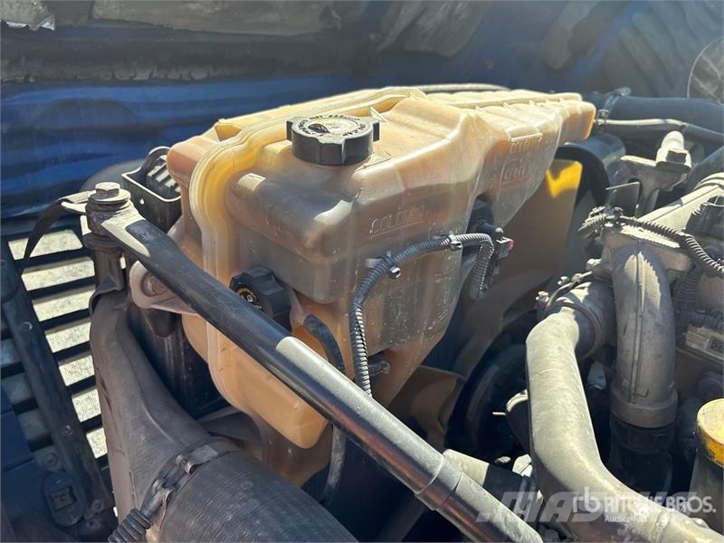 Freightliner Cascadia 125 6x4 T/A Sleeper Truck Tractor Седельные тягачи