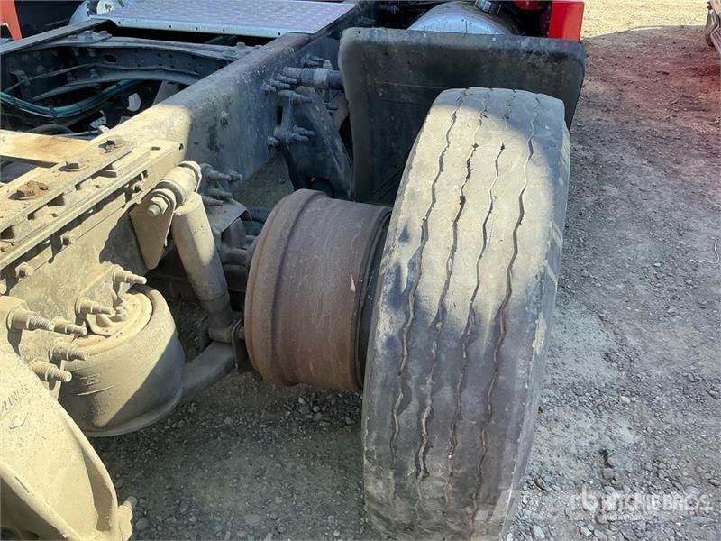 Freightliner Cascadia 6x4 T/A Sleeper Truck Tractor Tracteur routier