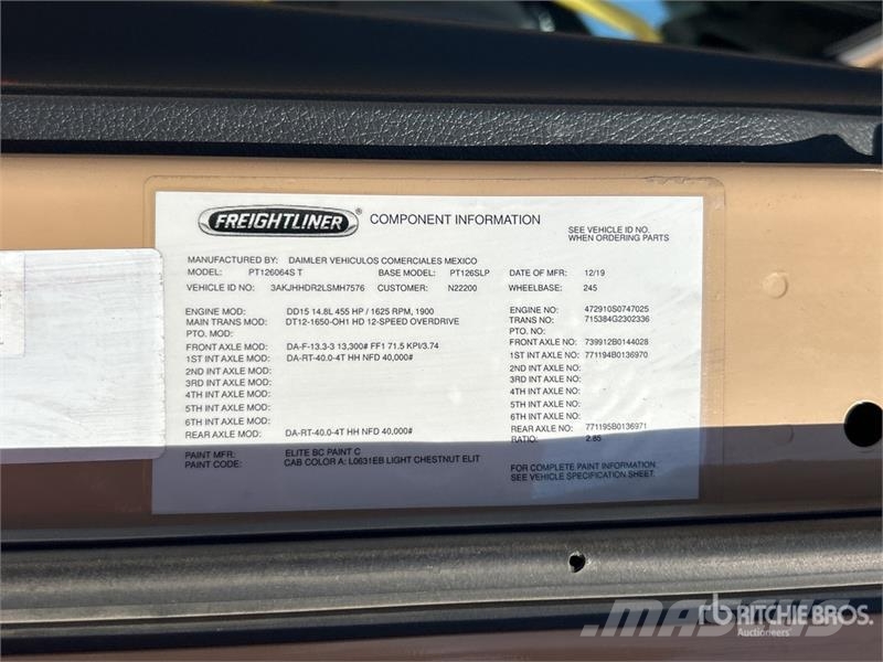 Freightliner Cascadia 126 6x4 T/A Sleeper Truck Tractor Sattelzugmaschinen
