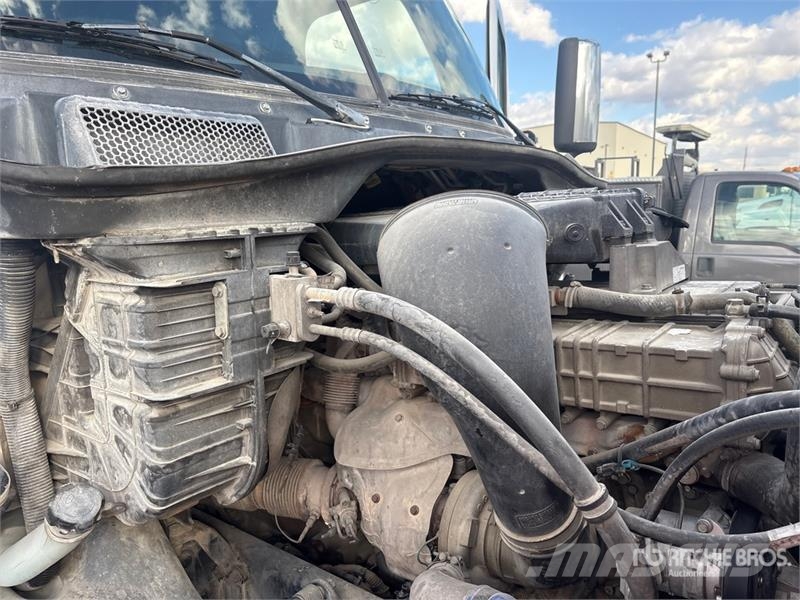 Freightliner Cascadia 125 6x2 T/A Sleeper Truck Tractor Sattelzugmaschinen