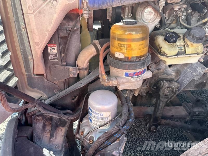 Freightliner Cascadia 125 6x4 T/A Sleeper Truck Tractor Motrici e Trattori Stradali