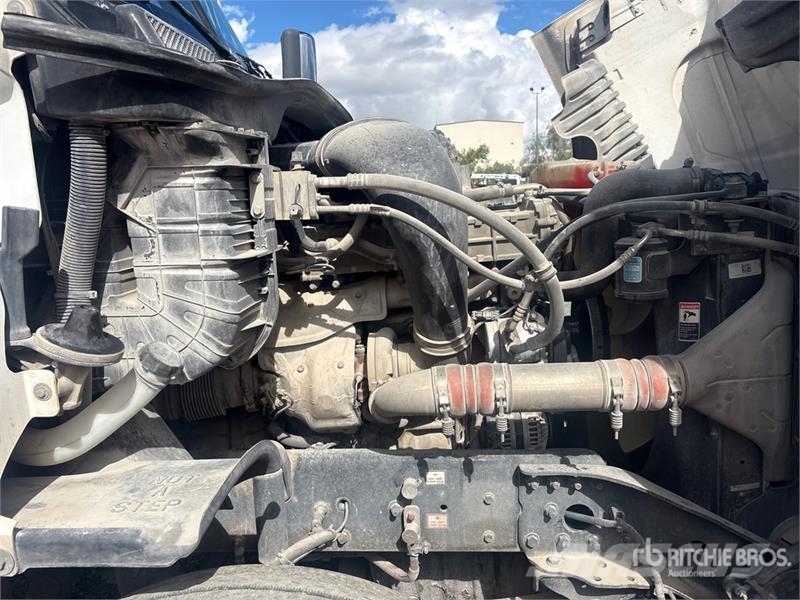 Freightliner Cascadia 125 6x2 T/A Sleeper Truck Tractor Седельные тягачи