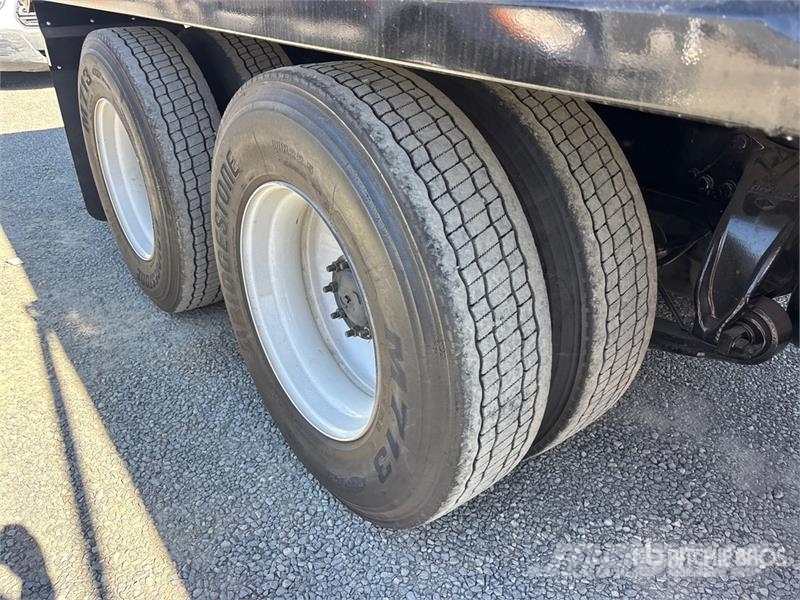 Freightliner Cascadia 126 Kipper