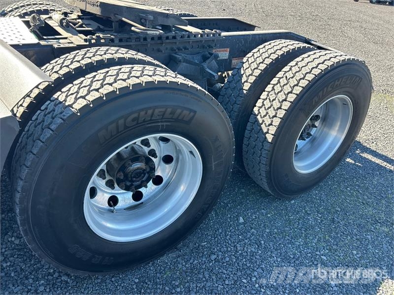 Freightliner Cascadia 116 وحدات الجر