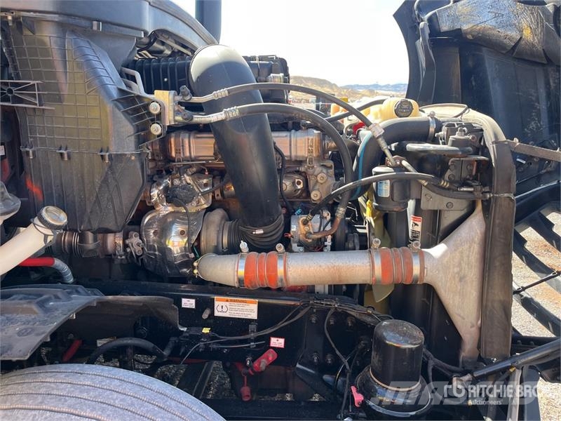 Freightliner Cascadia 126 6x4 T/A Sleeper Truck Tractor Sattelzugmaschinen