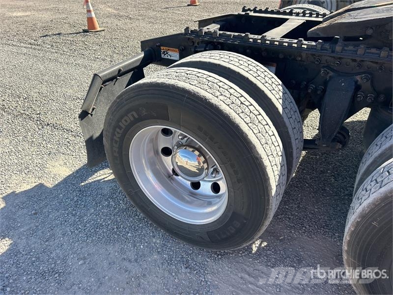 Freightliner Cascadia 125 6x4 T/A Sleeper Truck Tractor Motrici e Trattori Stradali