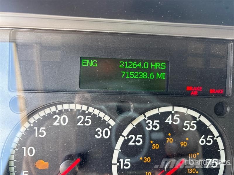 Freightliner Cascadia 125 6x4 T/A Sleeper Truck Tractor Тягачі