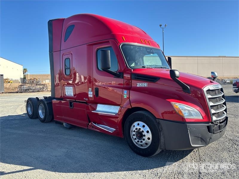 Freightliner Cascadia 126 6x4 T/A Sleeper Truck Tractor Tractor Units