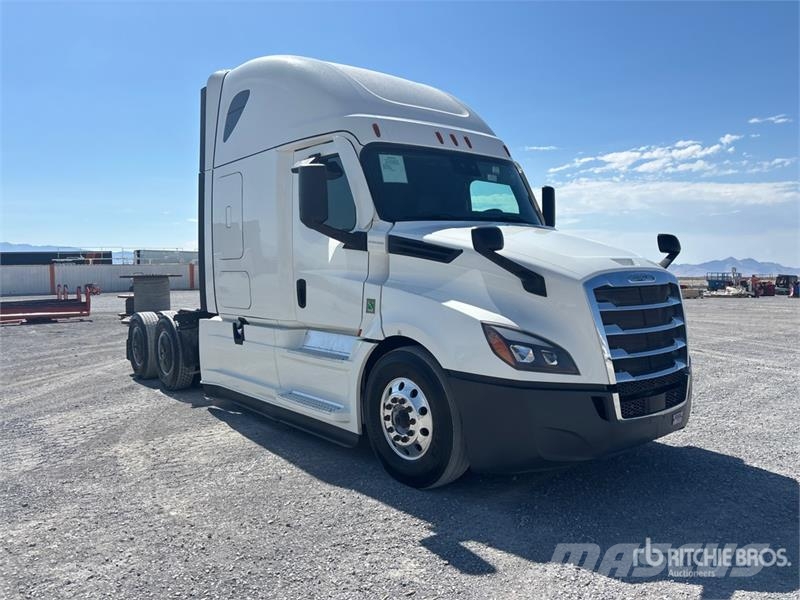Freightliner Cascadia 126 6x4 T/A Sleeper Truck Tractor Sattelzugmaschinen