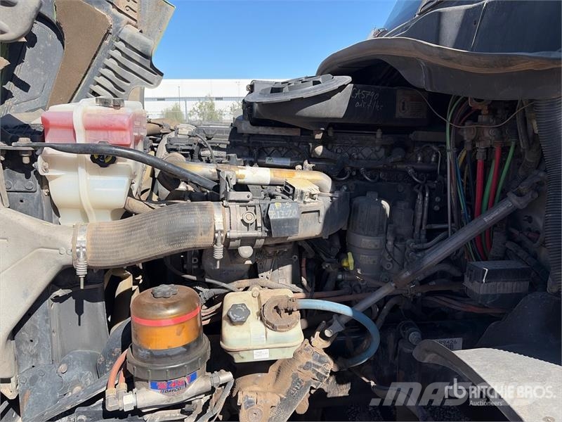 Freightliner Cascadia 125 6x4 T/A Sleeper Truck Tractor Tractores (camiões)