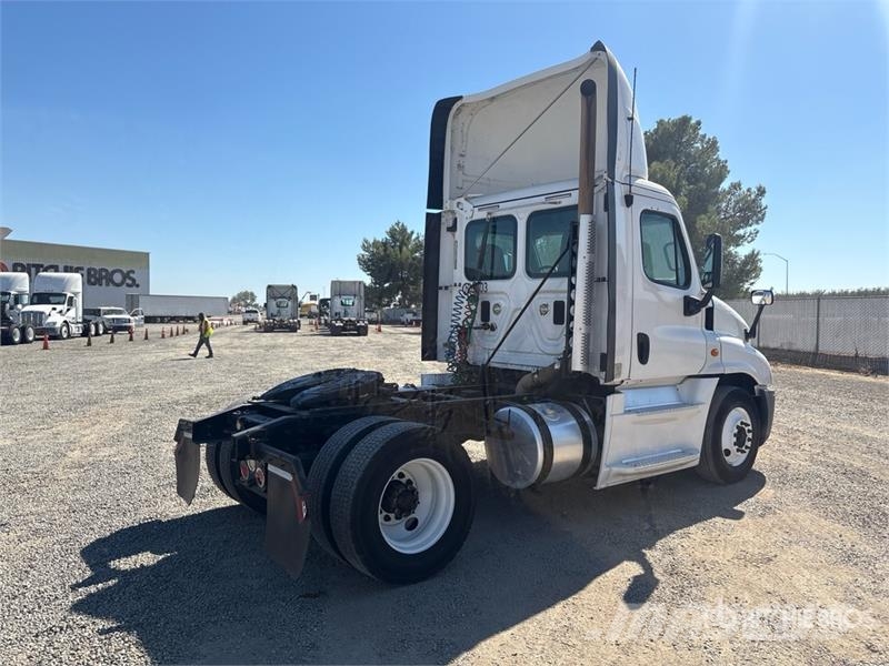 Freightliner Cascadia 125 Vlačilci