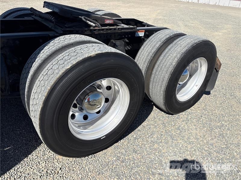 Freightliner Cascadia 126 6x4 T/A Sleeper Truck Tractor Tracteur routier